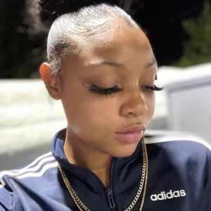 Meet your Posher, Jasmin